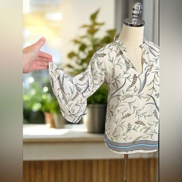 Ann Taylor Floral Tiered sleeve Flowy Blouse Size XS - Picture 9 of 14